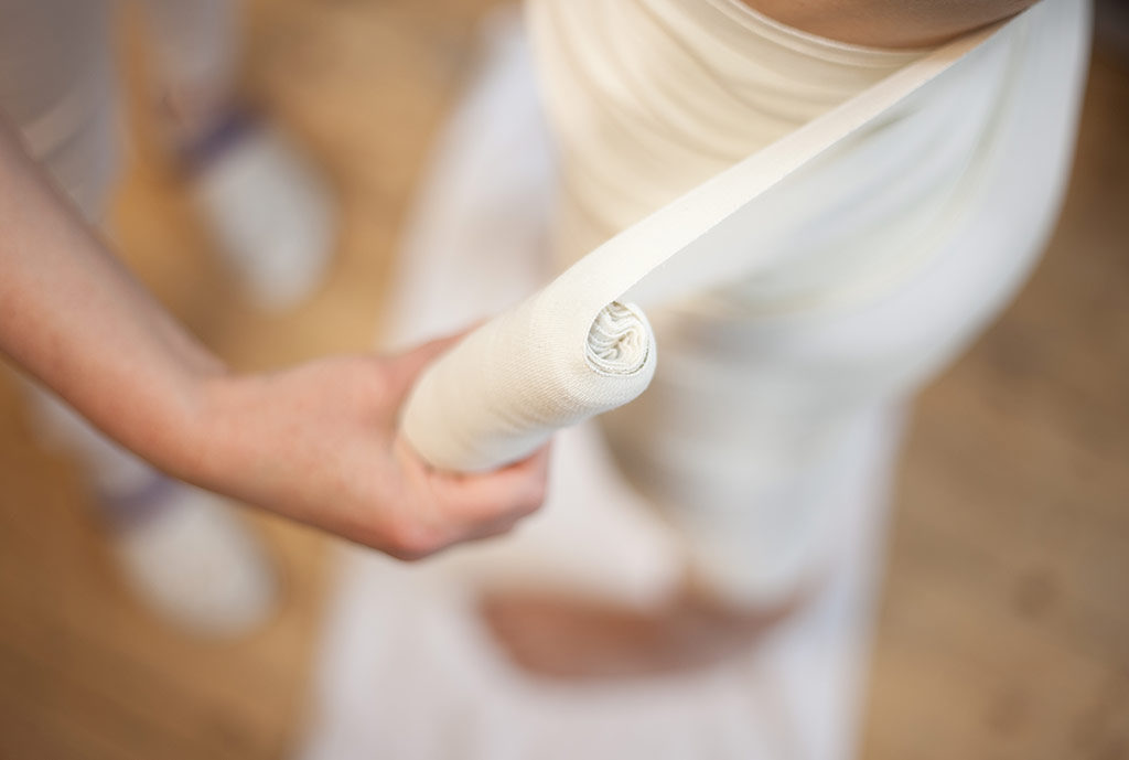 Bandagenwickel gegen Fett, Cellulite und für ein verfeinertes, strafferes Hautbild